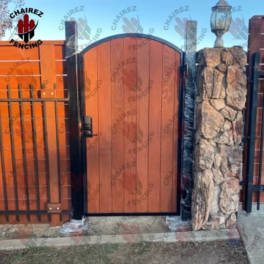 Wood privacy gate with latch hardware